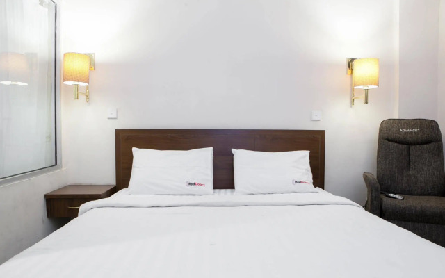 RedDoorz Plus @ Erlich Pasir Kaliki