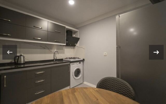 Seckinler Suit Apart