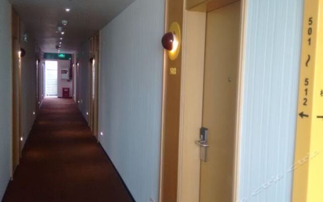 IU Hotel Sanya Yalongwan