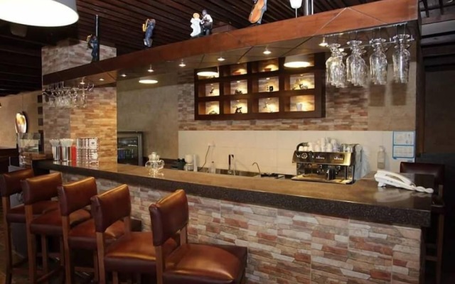 7 Days Hotel Suites
