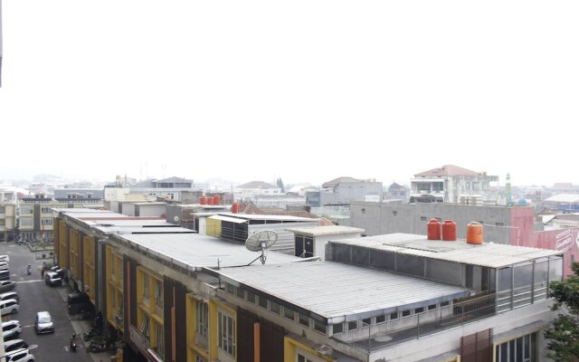 Minimalist 3BR Gateway Cicadas Ahmad Yani Apartment