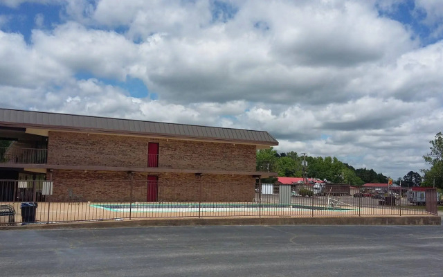 Paris Inn and Suites