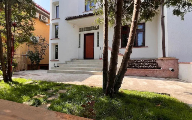 Serenity Apartments and Studios