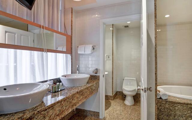 The Cincinnatian Hotel Curio Collection by Hilton