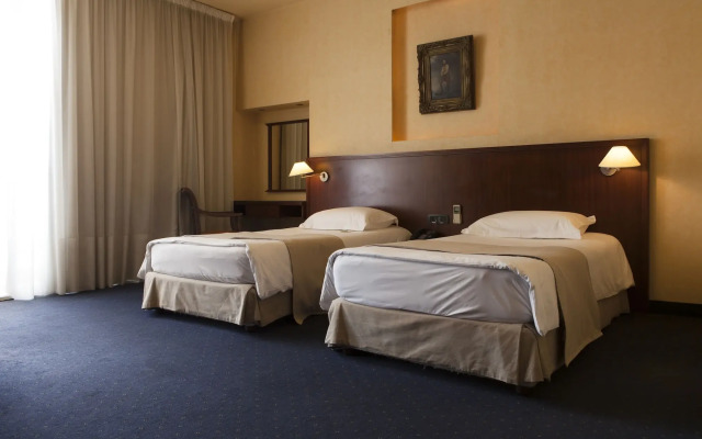 Mayflower Hotel