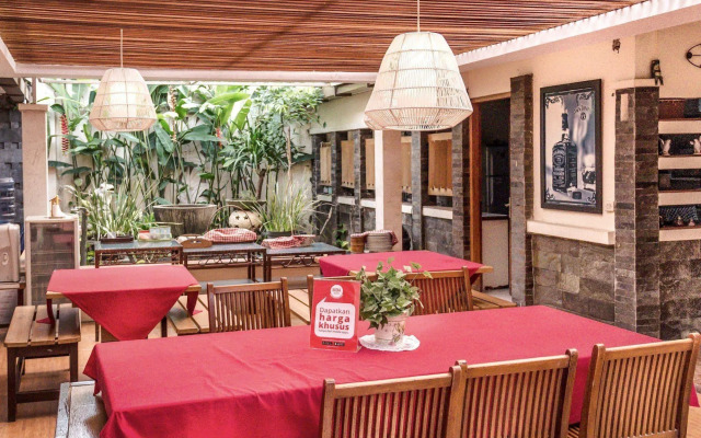 Dee Mansion