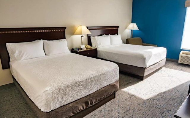 Holiday Inn Express Hotel & Suites Carneys Point by IHG