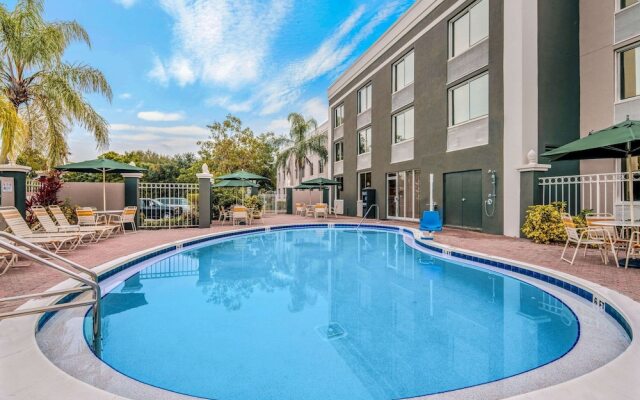 La Quinta Inn And Suites Naples Downtown