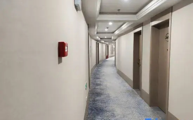 Zhangye Jinhua Hotel (Zhonggulou Runquanhu Park Branch)