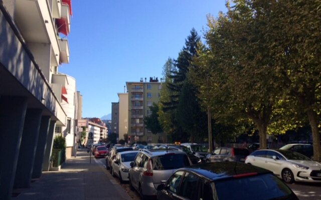 Apartment With One Bedroom In Grenoble, With Wonderful Mountain View, Balcony And Wifi 35 Km From The Slopes