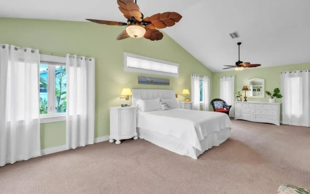 Coconut 3 Bedroom Home by RedAwning