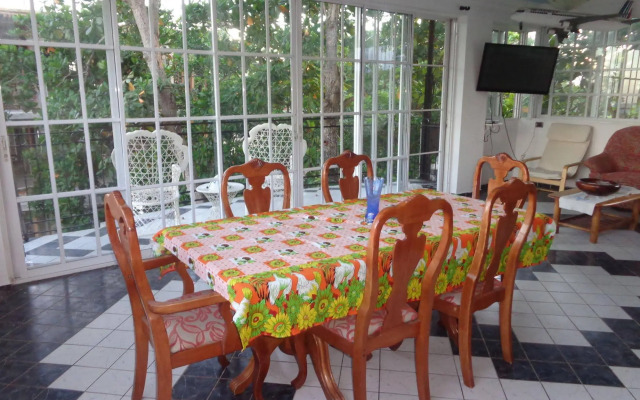 RIG Hostel Boca Chica Back Packer
