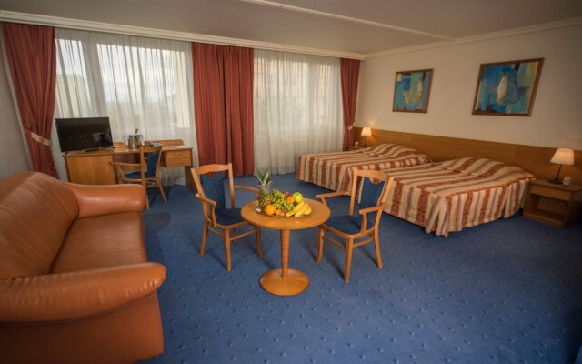 TOP HOTEL Praha & Conference Centre