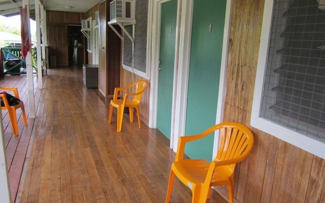 Qua Roviana Motel
