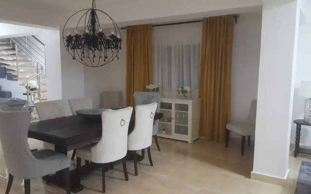 Luxury Family Friendly Pent House