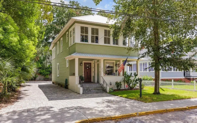 Chic St. Augustine Home Steps to Dining, Shopping