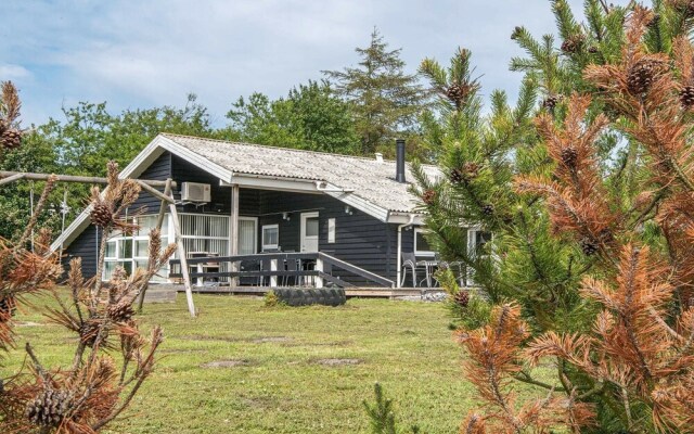 Cosy Holiday Home in Ebeltoft With Table Football