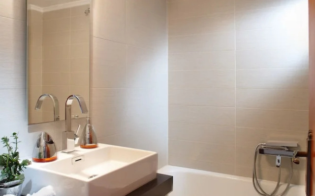 Dream City Apartment near Beach & Venetian Port