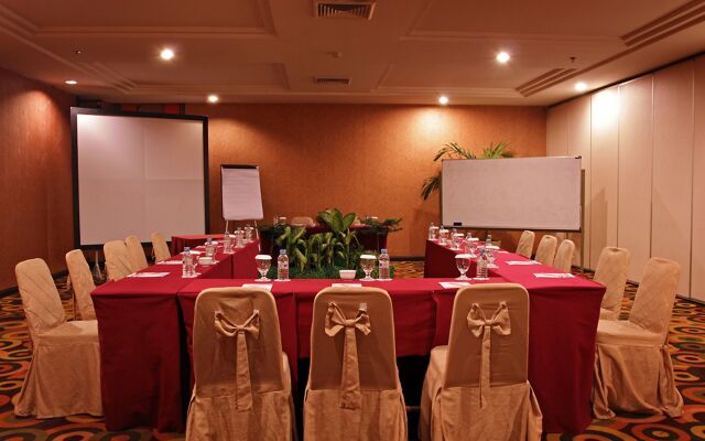 Grand Elite Hotel