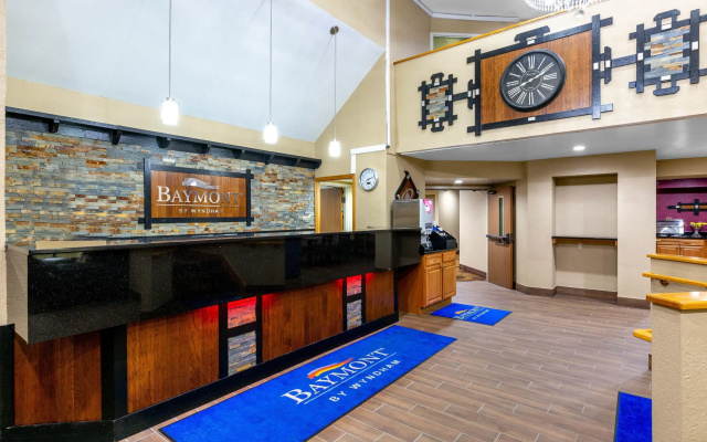 Baymont Inn & Suites by Wyndham Mukwonago