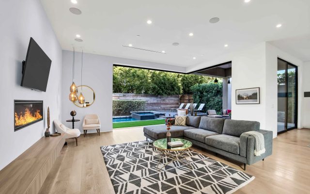 LA Villa by Avantstay Walk to The Grove LA