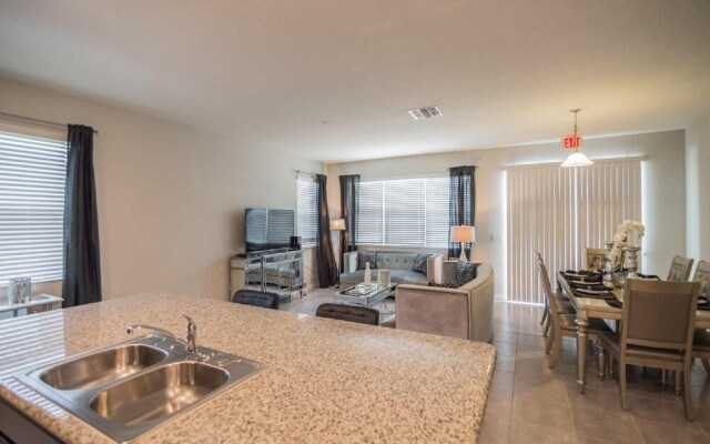 5137 Compass Bay