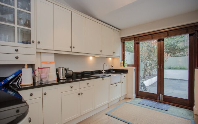 Garden Flat in Shepherds Bush