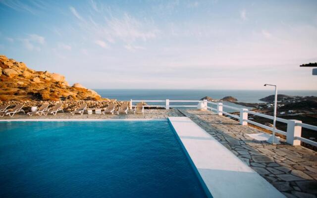 Mykonos Supreme Comfort Suites & Villas