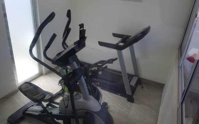 In heart of town 1BR condo in steps distance from the 5th Av by Happy Address