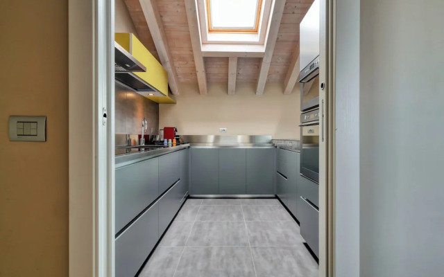 Elegant apt with parking and balcony