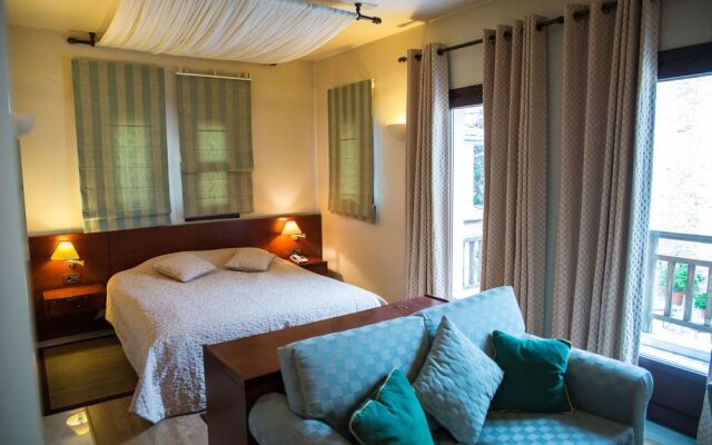 Maritsas Hotel & Suites