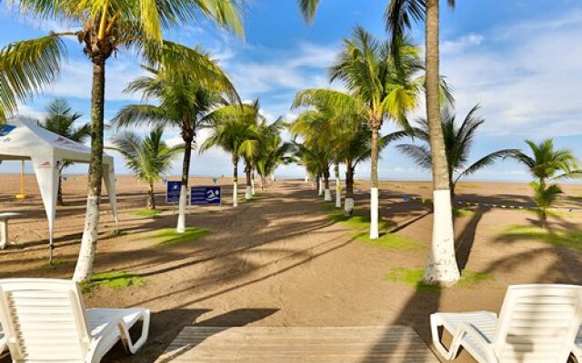 Jaco Beach Hotel & Club