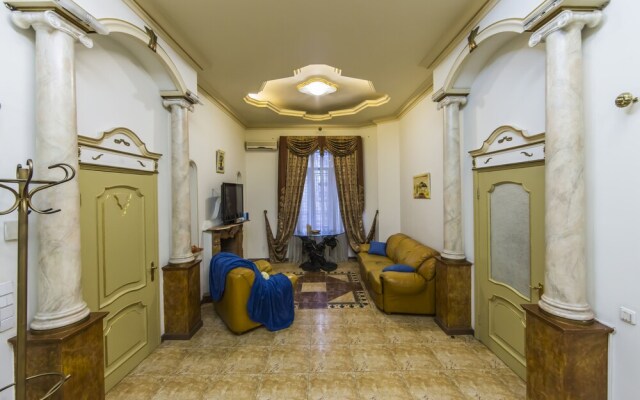 Stylish Apartment Close ot the Opera