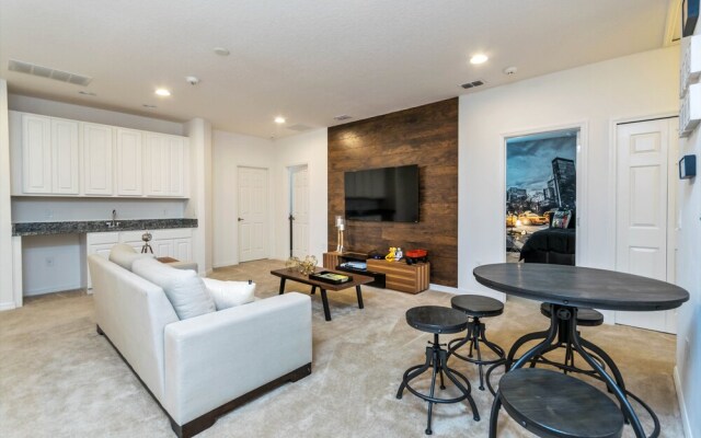 Solterra - 6025 Broad Oak Drive