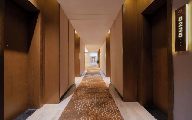 Donghu Resort Hotel