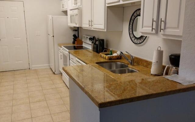 Cozy Condo Near Disney Parks