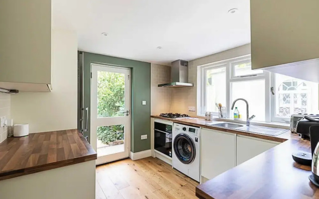 Charming London Retreat