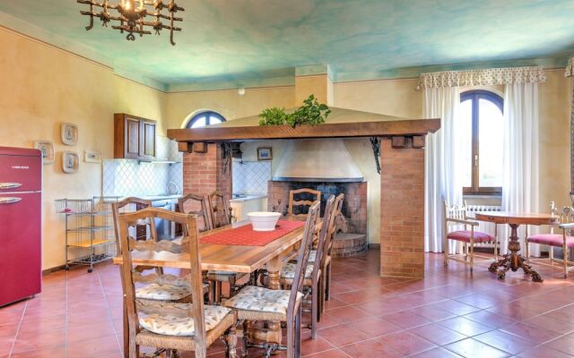 Majestic Farmhouse in San Vivaldo with Swimming Pool