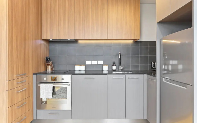 Lighthouse Apartments by Urban Rest