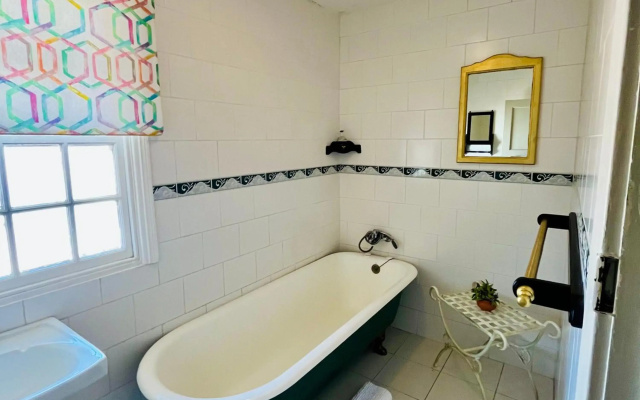 Longtom Farm Guest House
