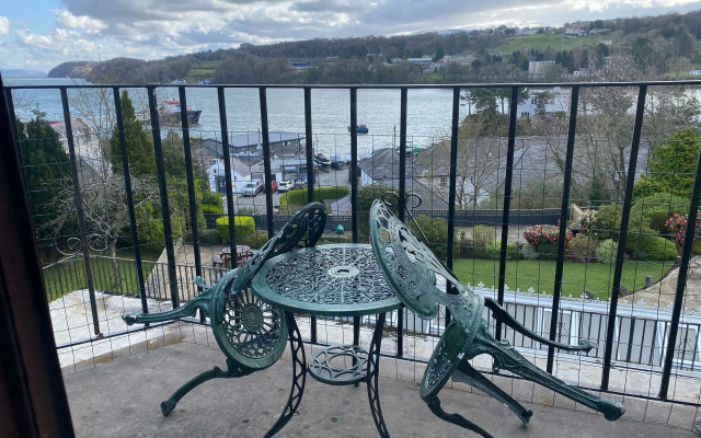 Victoria Hotel Menai Bridge