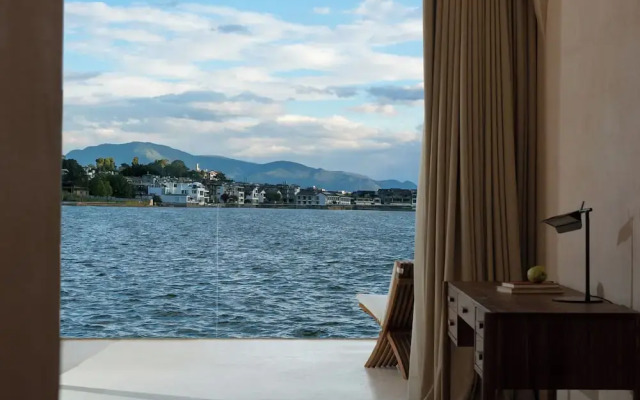 Dali Shuanglang Luna Seaview Hotel