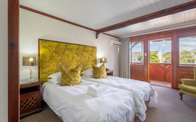 Knysna Log-Inn Hotel