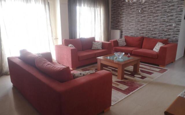 Comfortable Apartment in Kato Toumpa