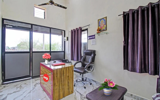 OYO 90210 J D Guest House