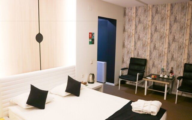 iO Hotel
