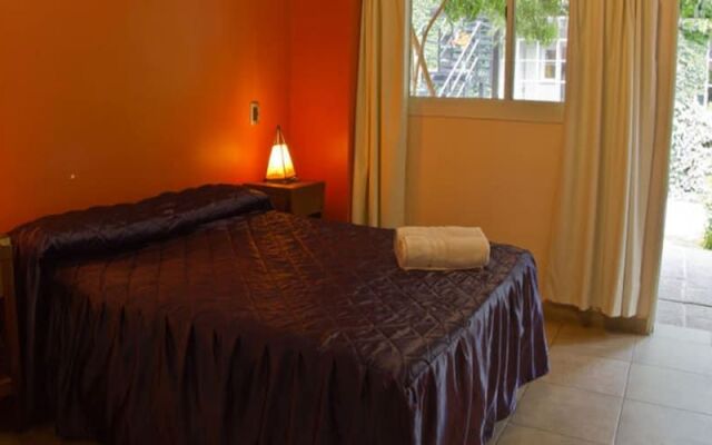 Alamo Hostel & Suites