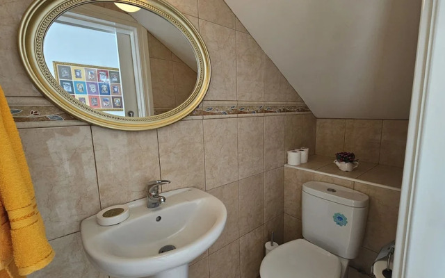 27 NIC - Stay Alex s House