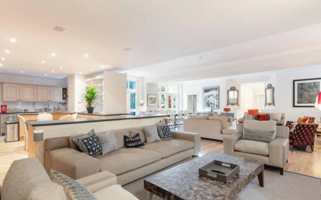 The Heart of Chelsea - Modern Bright 4bdr Home With Gym Parking Patio