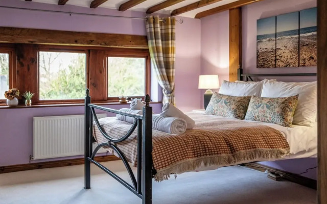 The Threshing Barn-Stunning 5 BD Retreat